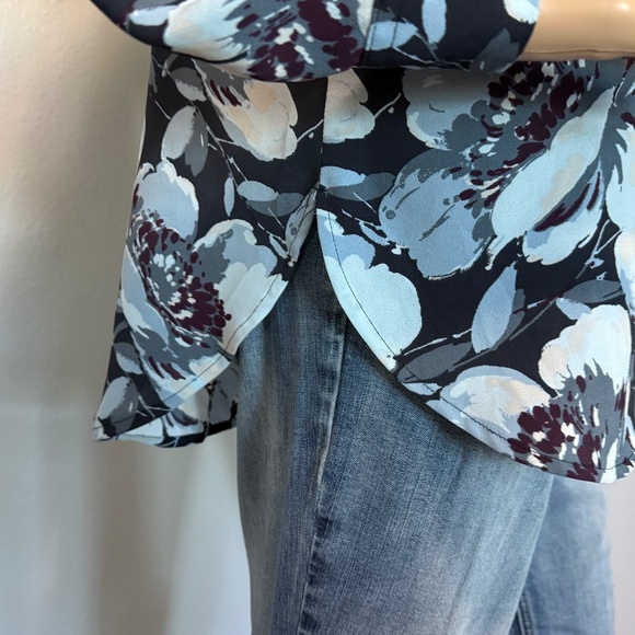 LOFT Women’s Top (Size S) - Picture 14 of 14